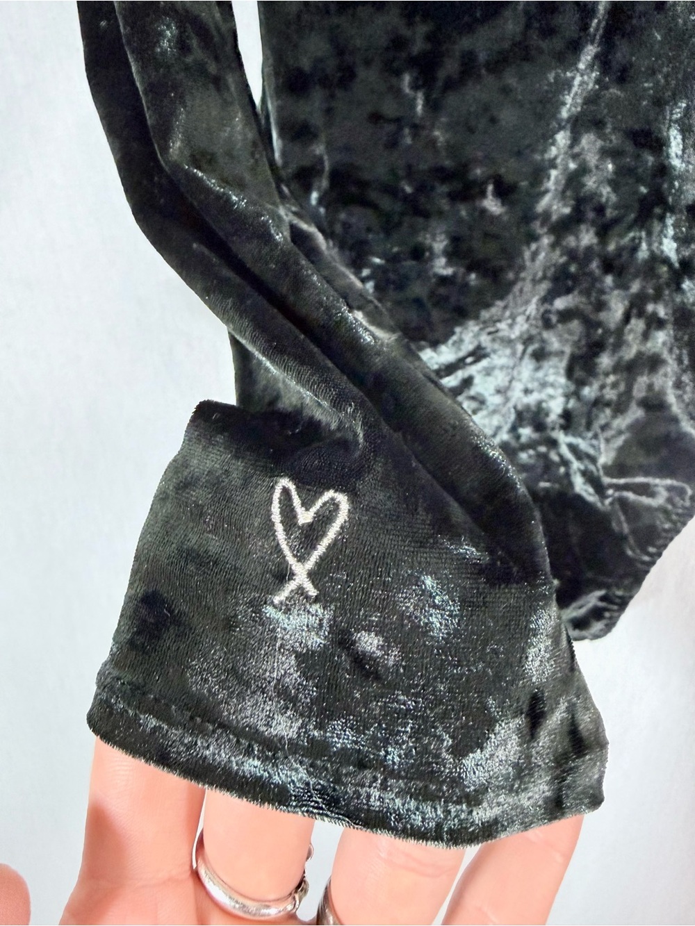 Victoria’s Secret XS Black Velvet Long Sleeve Plunge Backless thong Bodysuit - Picture 4 of 6